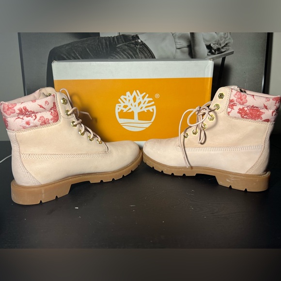 Timberland Boots | PINK | FLORAL | WOMANS | SIZE 6.5 - Picture 6 of 8